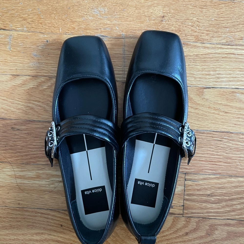 Dolce Vita Arora Flats